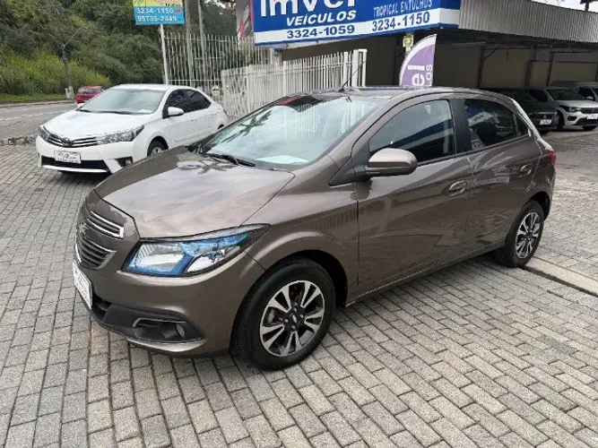 Chevrolet Onix Hatch LTZ 1.4 8V Flex Power Mec. 4P 2014