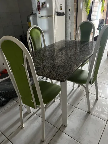 Mesa de jantar DESCONTO PRA VENDER LOGO