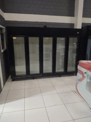 Expositor refrigerado kofisa 5 portas 220v