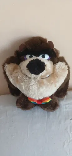 Boneco pelúcia do Taz da Warner Bros. (De Gravatinha)