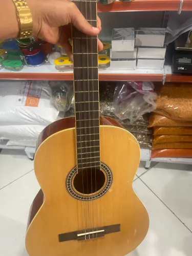 Violão em ótimo estado
