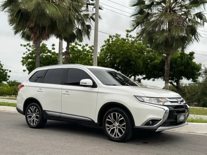 Mitsubishi Outlander 2.0 16V 160cv Aut. 2018