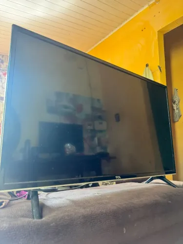 TV TCL 32 Polegadas - Excelente Estado de Conservação