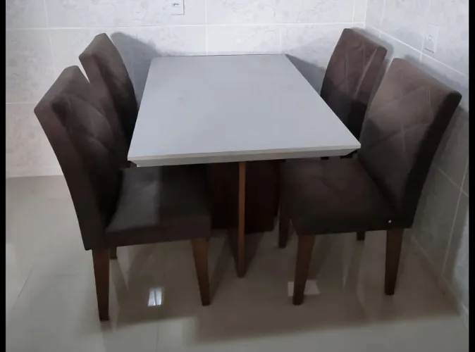 Mesa de Jantar 4 Lugares
