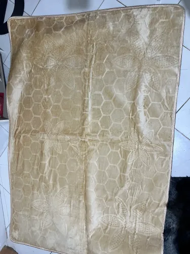 Tapetes, panela, perfumes e crema do Boticario 