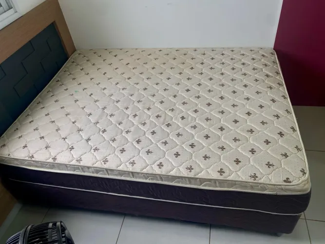 Cama box casal + colchão Montreal de molas ensacadas