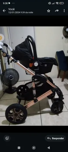 Carrinho de bebê pouco usado , com Moisés e bebe conforto
