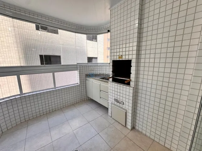 Apartamento à venda em Praia Grande no bairro Guilhermina com 02 dormitórios