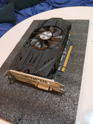 Placa de vídeo AMD Radeon RX 560 4GB