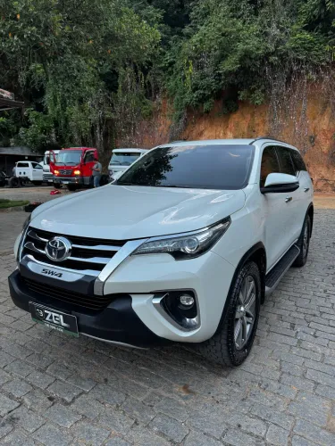 Toyota Hilux SW4 SRX 4X4 2.8 TDI 16V Dies. Aut. 2019