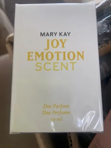Colônia Mary kay 