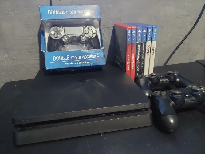 Vendo ou troco ps4 slim 3 controles+6 jogos mídia física+capa (defeito na fonte)