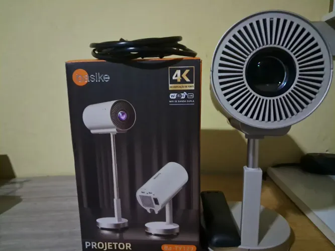 Projetor novo apenas 20 dias de uso imagem full HD