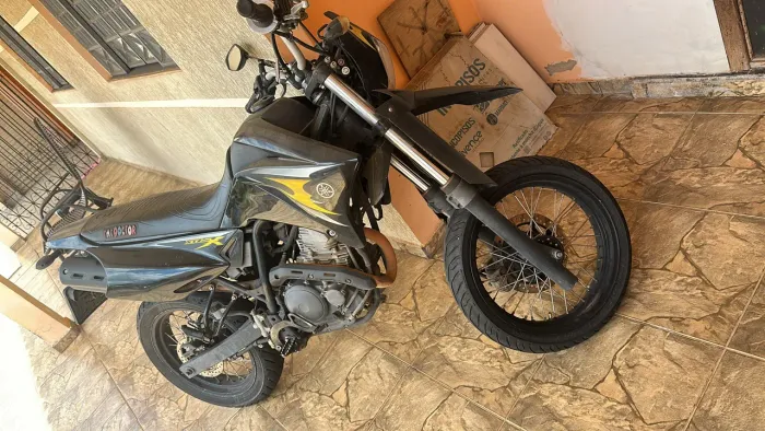XTZ 250x (Motard)