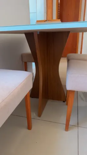 Mesa 4 cadeiras baixou o preço