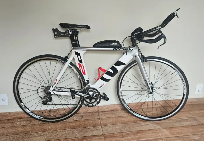 Cervelo P2 <br><br>Tamanho 51<br>Shimano ultegra 10V<br>Pedivela FSA 165mm<br>Quadro e garfo em carbono