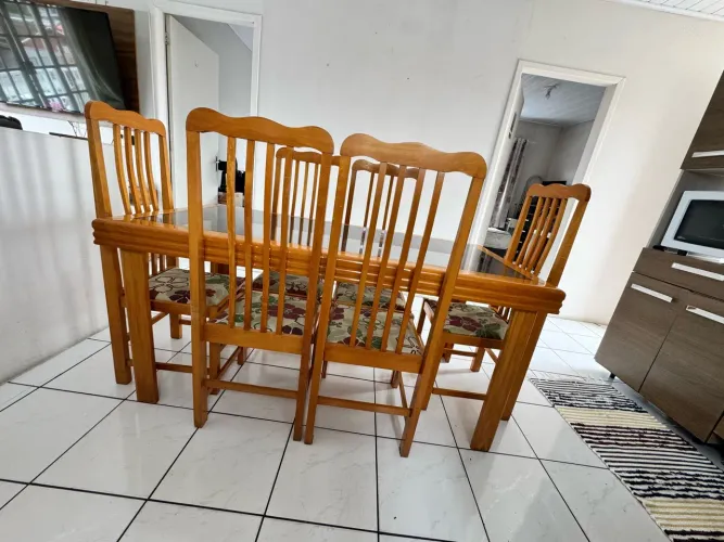 Mesa com cadeiras