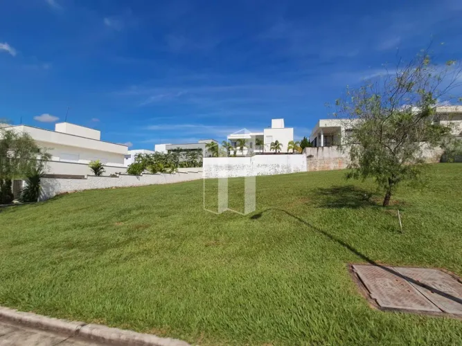 Lote em Alphaville Flamboyant Residencial Araguaia,frente para nascente,corrido pra frente