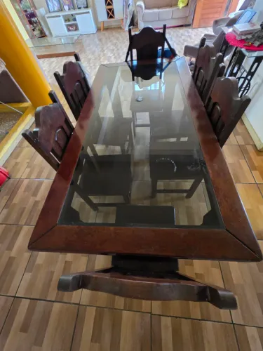 Vendo Mesa com 6 Cadeiras, Madeira Pura e Vidro