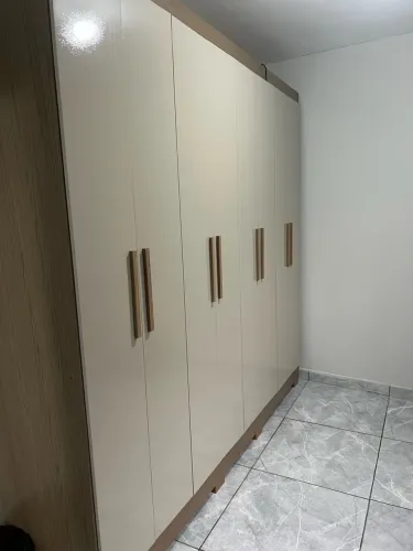 Guarda roupa 8 portas