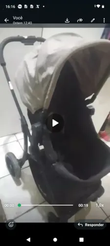 Carrinho de bebê entrego
