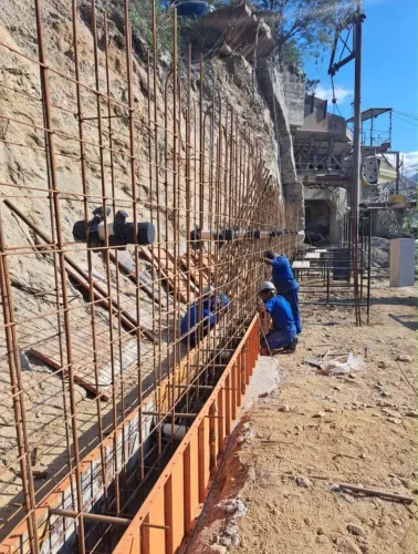 Construtora Contrata pedreiro (com experiência em montagem de laje )