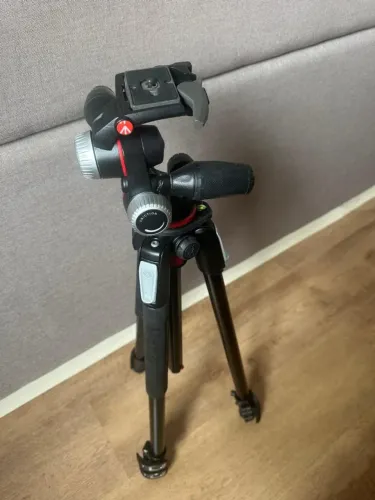 Kit Manfrotto Tripé + Cabeça MK190 XPRO3-3W (Usado apenas 3 vezes)