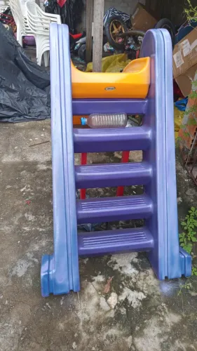 Escorregador grande infantil