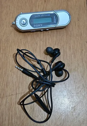 Mini MP3 Player Sony 1GB USB Tipo Pendrive - Funcionando