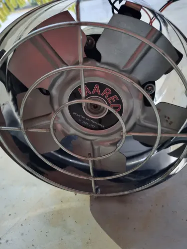 Exaustor Industrial Mared 20cm Alta Vazão 90W 3500rpm Bivolt Parede