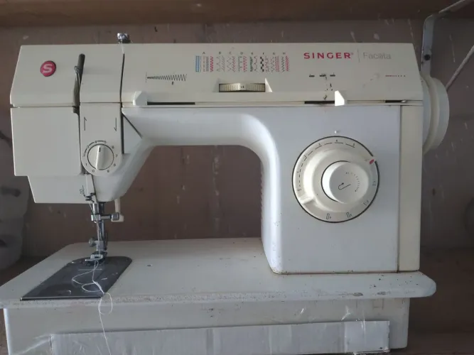 Máquina de costura Singer 