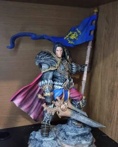 Varian Wrynn, com 40 cm