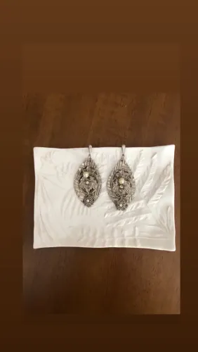 Brincos