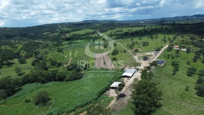 Fazenda para Venda em Fortuna de Minas, 3 dormitórios, 2 banheiros, 2 vagas
