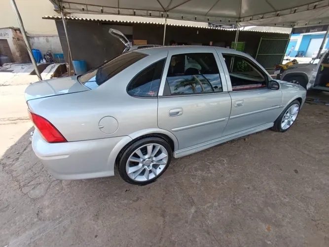 Chevrolet Vectra CD 2.2 16V / 2.0 16V Mec./aut. 2003
