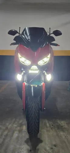 Yamaha Xmax impecável abaixo da FIPE
