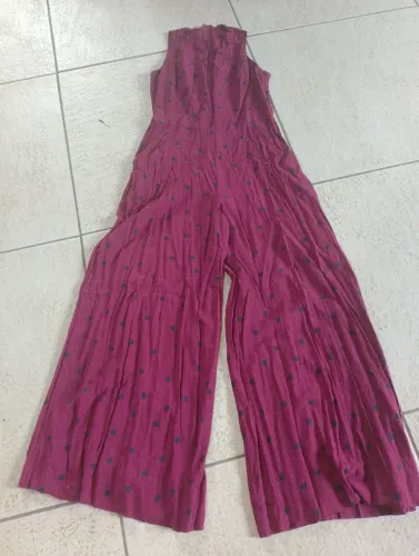 Vestido e macacão logo