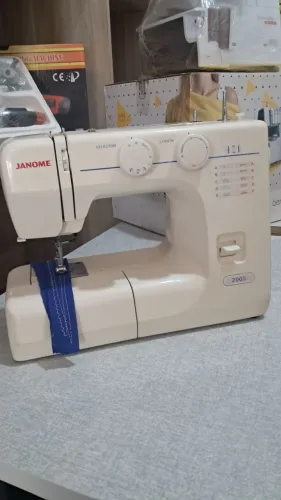 Máquina de costura janome 2008