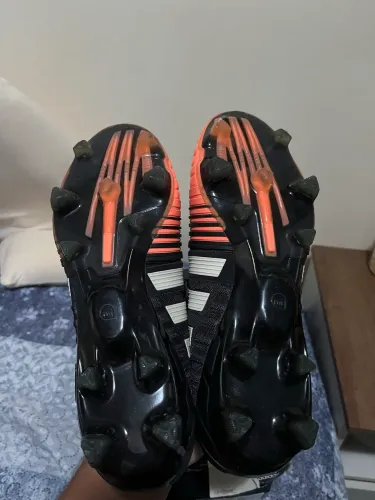 Chuteira adidas profissional nunca usada