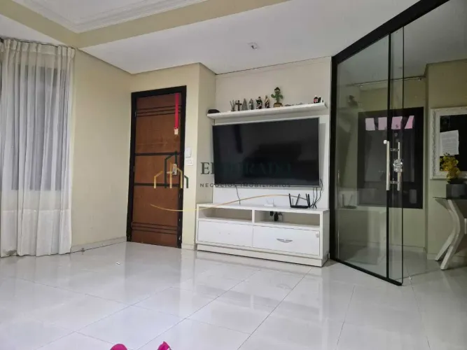 Vende-se Excelente Casa no Condomínio Alphagarden em Cuiabá/MT!