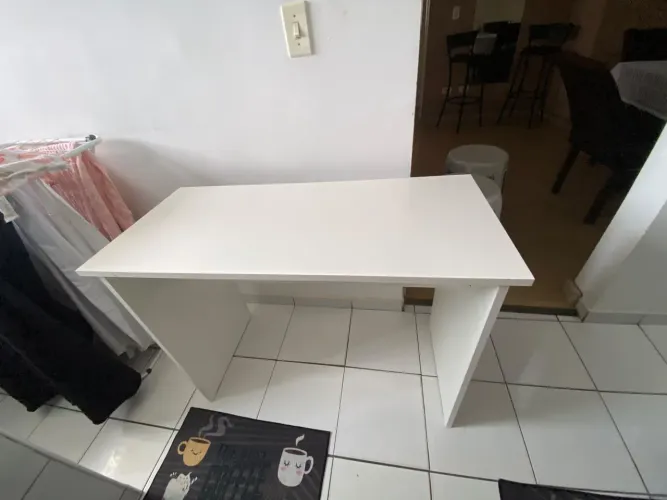 Mesinha com 2 banquetas