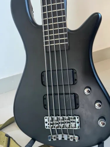 Baixo Warwick Corvette
