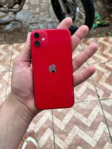 Iphone 11 red