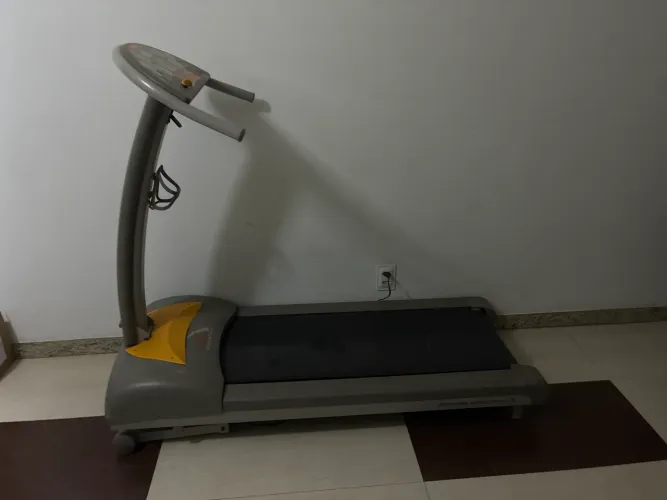 Esteira para exercício.