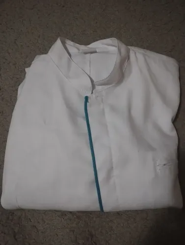 2 jalecos de enfermagem por 80 reais