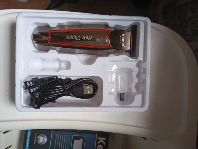 Máquina de cortar cabelo kemei