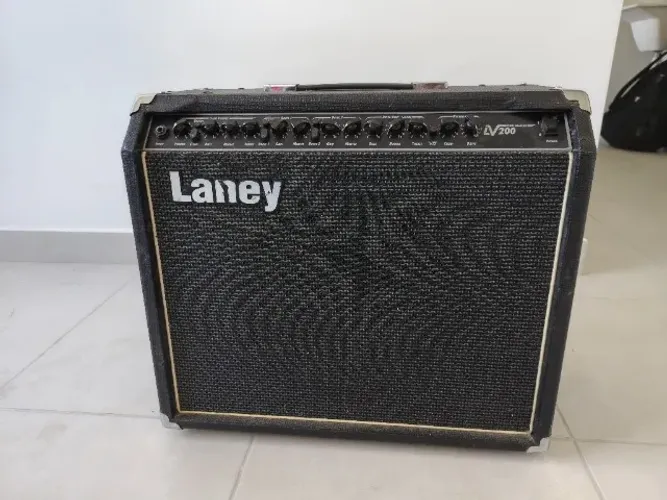 Amplificador de guitarra Laney LV200