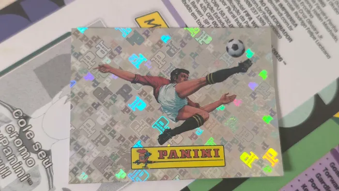 Figurinha Panini holográfica jogador - álbum Copa do Mundo (Brilhante)