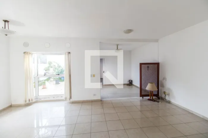 Casa à Venda - Alphaville, 3 Quartos, 160 m2
