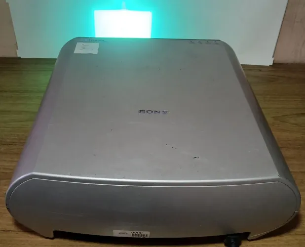 Projetor de vídeo Sony VPL-HS50 - Para Revisão ou Retirada de Peças 